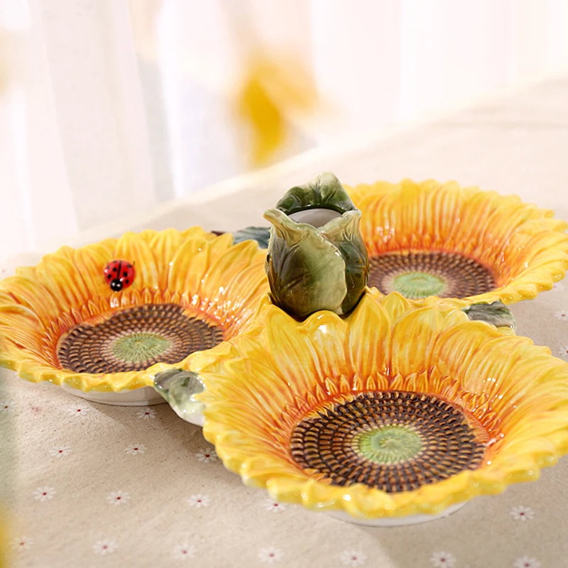 Koop Keramische zonnebloem Drie rooster fruit Snoep schotel Dessert Snack salade home decor bruiloft decoratie handwerk beeldje