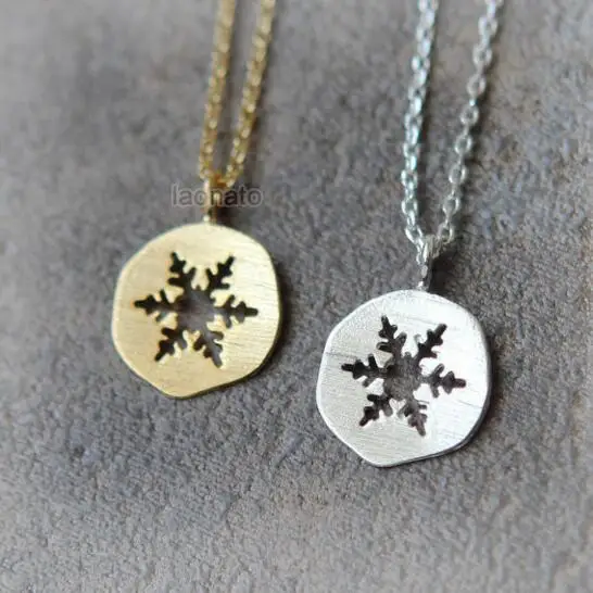 

Daisies 10pcs/lot New Fashion Pendant Necklace Cutout Snowflake Necklaces For Women Jewelry Collier Femme