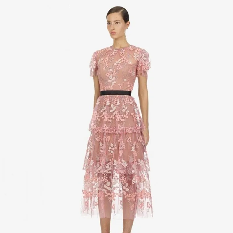 Новое летнее розовое Сетчатое платье с вышивкой и пайетками для подиума, женское платье в стиле бохо с короткими рукавами и кружевами, очаровательное платье миди Vestidos - Цвет: Picture color