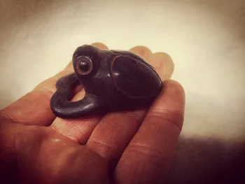 

Red mountain culture collection iron Frog Shaped Pendant carved from meteorites