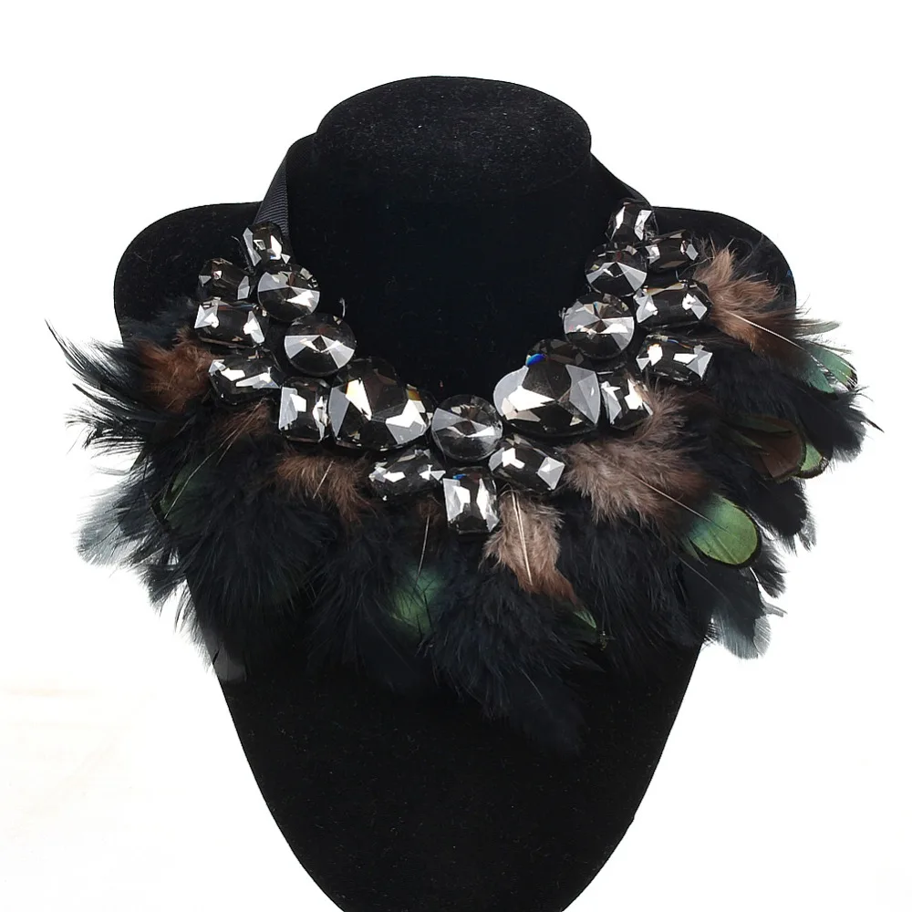 

New Fashion Maxi Style Peafowl Statement Crystal Heart Feather Necklace Collar Choker Necklace For Women Wholesale