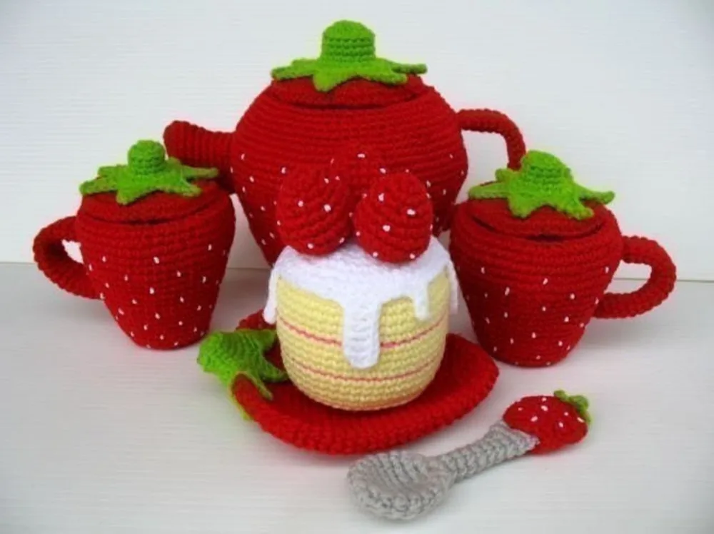 Крючком игрушки amigurumi игрушка клубника чашка-модель номер w15790