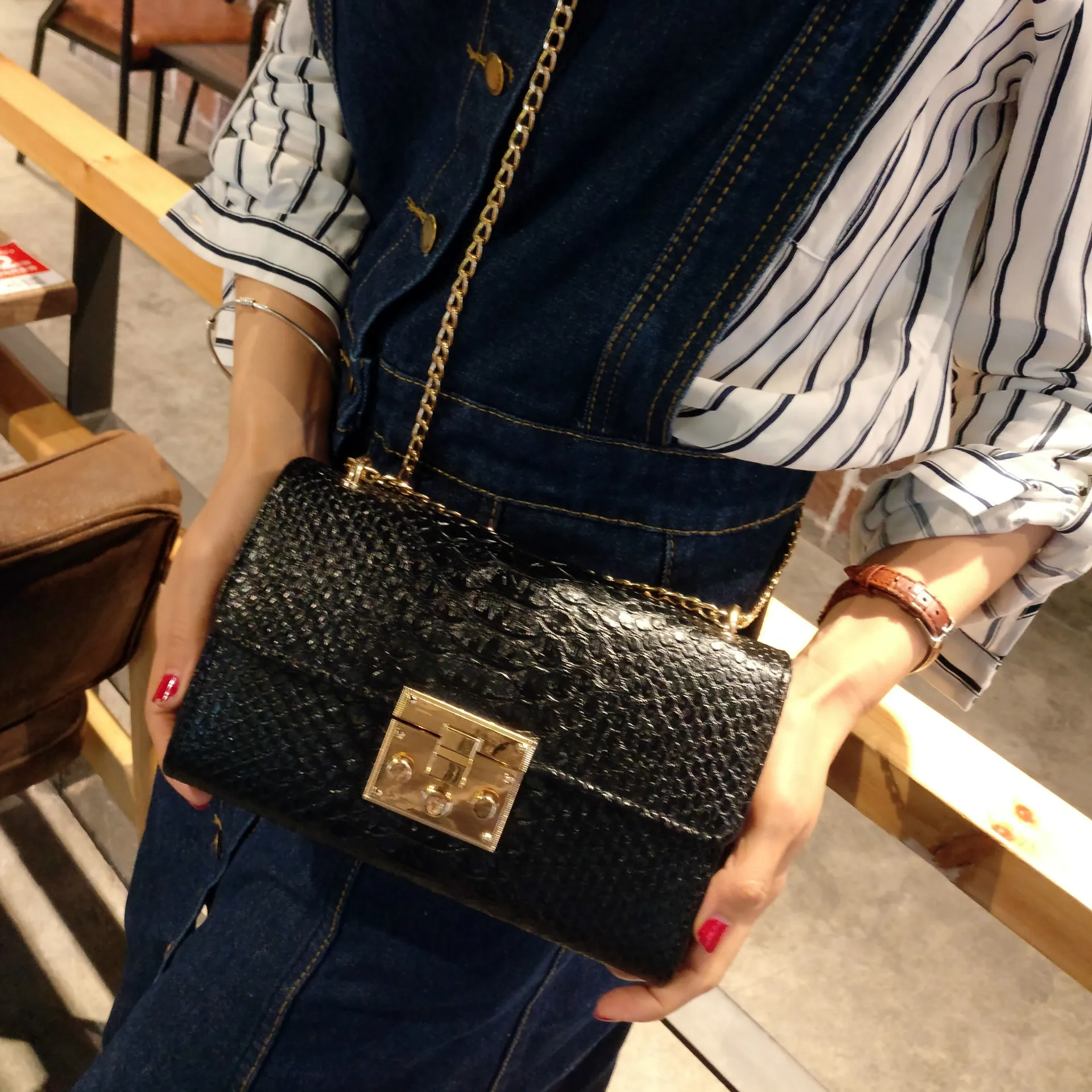 

Alligator Leather Messenger Crossbody bags for women 2019 Chain Bags Mini Small Flap Handbag Purse Fashion Lady Shoulder Bags