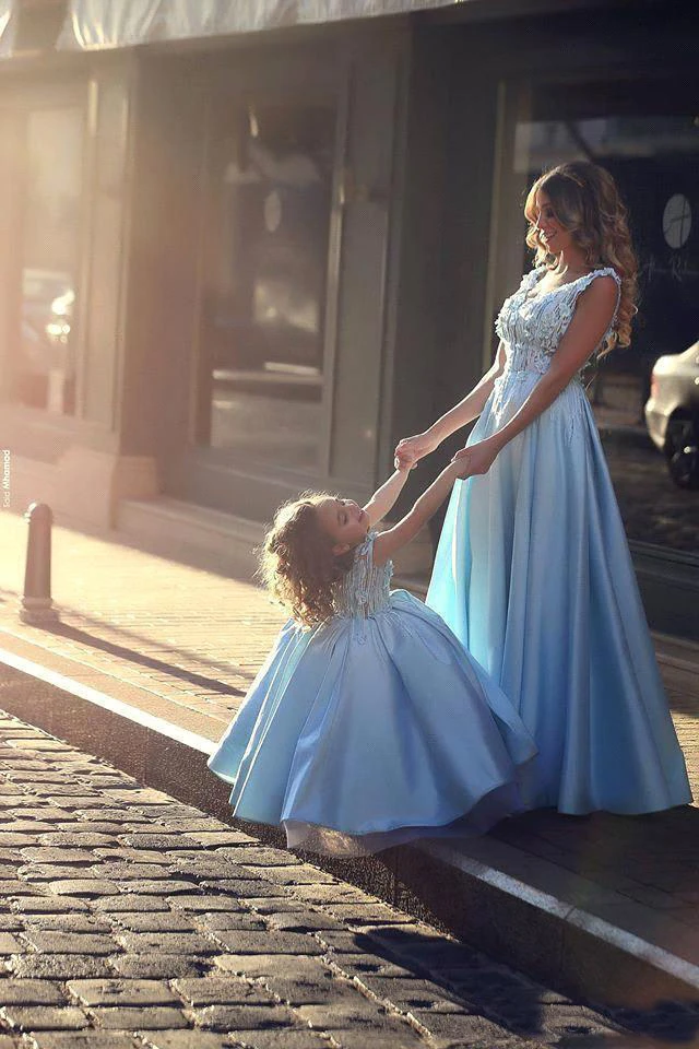 cosecha testimonio es bonito Vestidos de fiesta de graduación para madre e hija, elegantes vestidos de  baile con flores hechas a mano, vestidos de desfile para niñas, 2019| Vestidos floreados de niña| - AliExpress