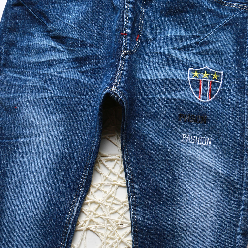 Коллекция года, модные джинсы для мальчиков весенне-Осенняя детская одежда детские джинсы с вышитыми надписями и звездами темно-синие джинсовые штаны, От 4 до 9 лет HX-06