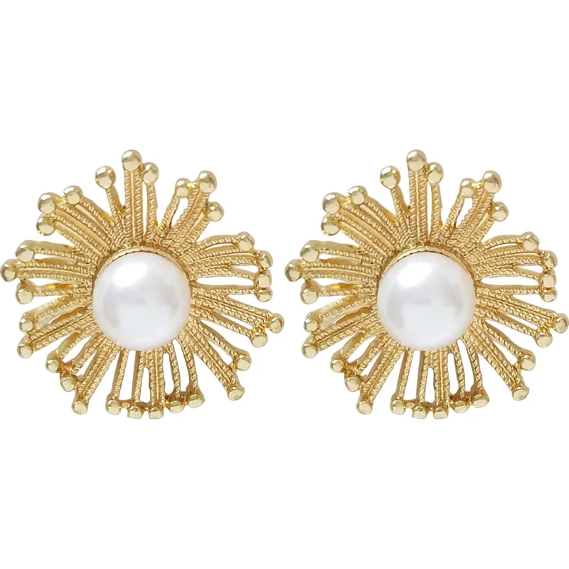 

No Ear Hole Plant Imitation Pearls Earrings Gold color Sunflower Earrings Without Piercing Minimalist Women Earring Jewelry