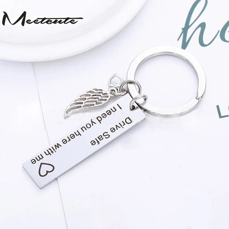 

Meetcute Wing and Car Shaped Keychain Wing Drive Safe Boyfriend Gift Couples Key Chain Husband Key Fob Ring Accessories