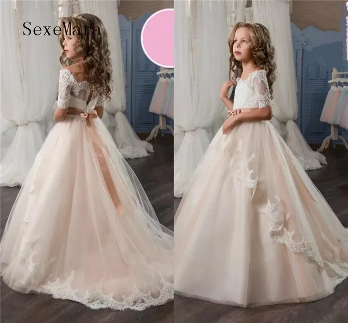 Flower Girl Dresses Off the Shoulder Short Sleeves Lace Appliqued Girls Pageant Dresses Bow Kids Formal Wear Girls Party Gown Flower Girl Dresses Off the Shoulder Short Sleeves Lace Appliqued Girls Pageant Dresses Bow Kids Formal Wear Girls Party Gown