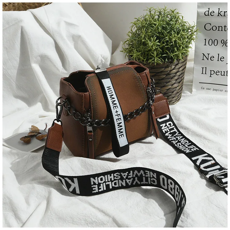 

Autumn handbag 2019 new chain handbag Korean version of the wild shoulder Messenger bag retro frosted bucket bag