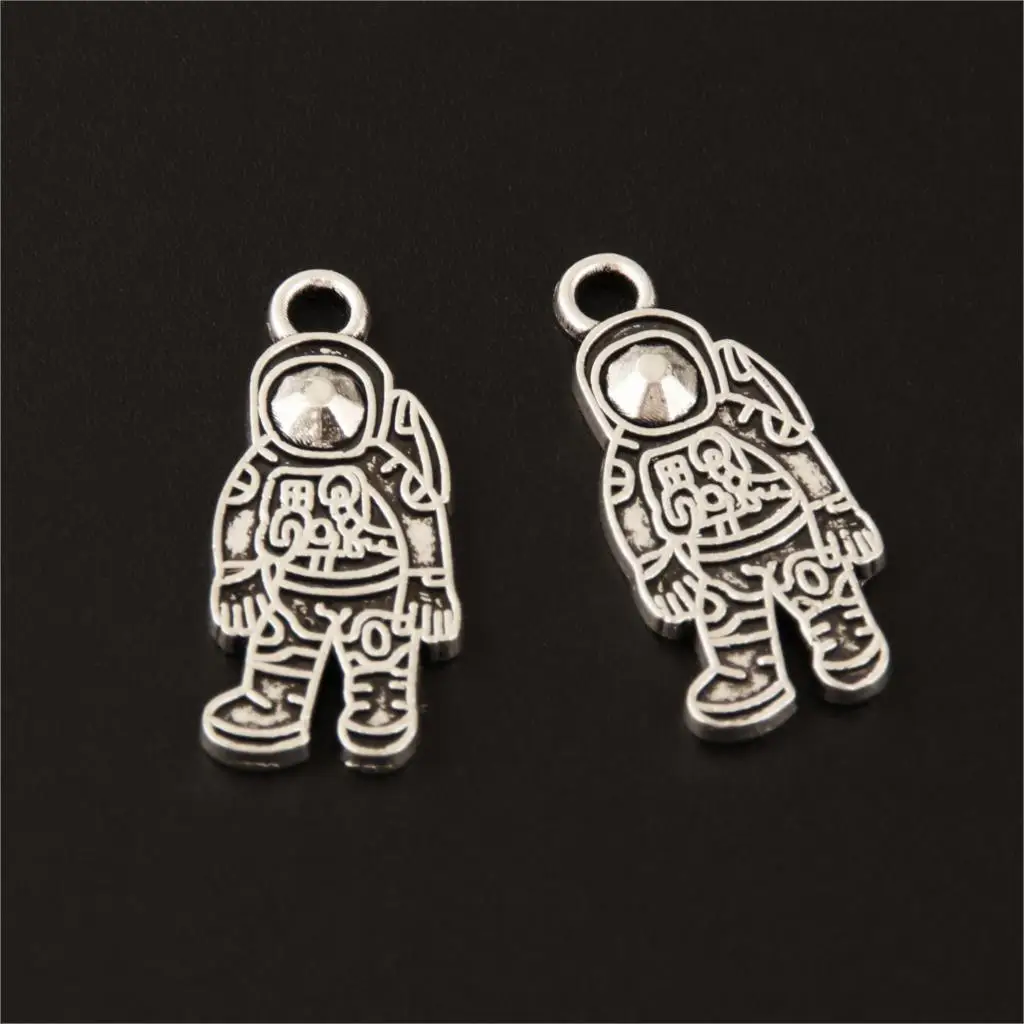 

30Pcs Antique Silver Space Explorer Astronaut Charms Planet Pendant Necklaces Bracelet Accessories Jewelry Finding 23X10mm A246