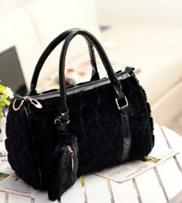 модные сумки. сумки женские зима. стеганая сумка 2020 шоппер. клатч зима 2021-2022. модные сумки 2022 2022 тренди.