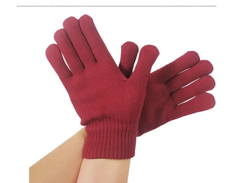 900747829_1963536201