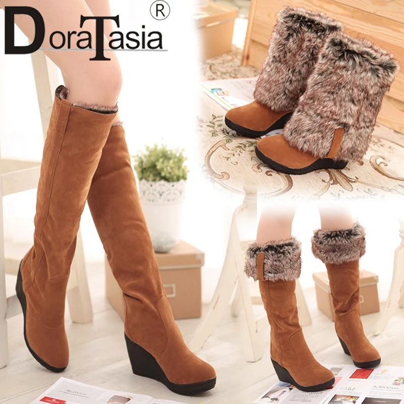 Online DoraTasia 34 43 invierno 3 estilos botas de piel de las señoras tacones altos plataforma de rodilla botas de nieve altas mujeres 2019 zapatos de cuña de piel caliente Mujer