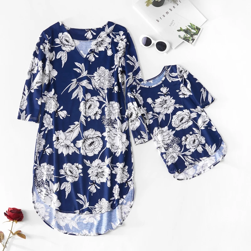 

3 COLORS Mommy and Me Dresses Floral Matching Mother Daughter Clothes Casual Women Kids Girls Dress Beach Family Outfits
