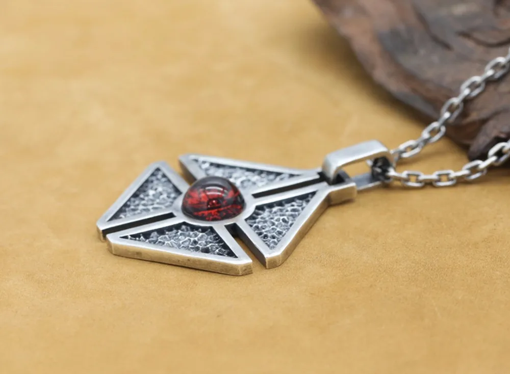 

New S925 sterling silver personality foursquare crack locket to eye of the ghost sweater chain pendant D153