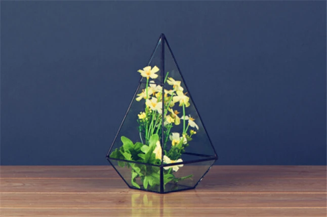 Simple Ideas For Adorable DIY Terrariums,Crystals Shape Mini Glass Garden Terrariums,Pyramid Type Tabletop Vase Home Decor