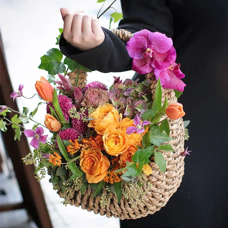 

30*20*32cm Half Crescent Shape Portable Flower Basket Flower Arrangement Rattan Straw Pastoral Handmade Floral