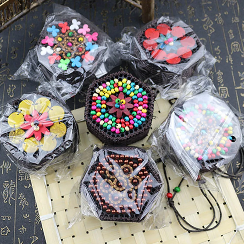 Women Coin Purse Coconut Shell Vintage Wallet Mini Hollow Zipper Money Holders Beading INS Popular Female Straw Bags CB0055 (1)