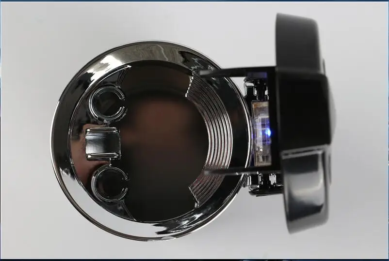 

1pc Car Ashtray with LED Light Cigarette Cigar Ash Tray Container Trash can Portable Ashtray For Skoda Octavia 2 A7 A5 Rapid