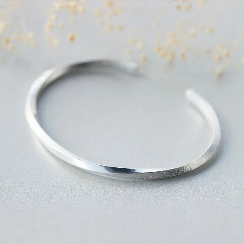 3299912240_334617663