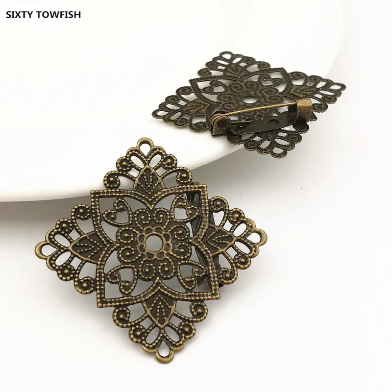 Square 30mm Antique bronze Brass Flower Brooches Needle Length 20mm