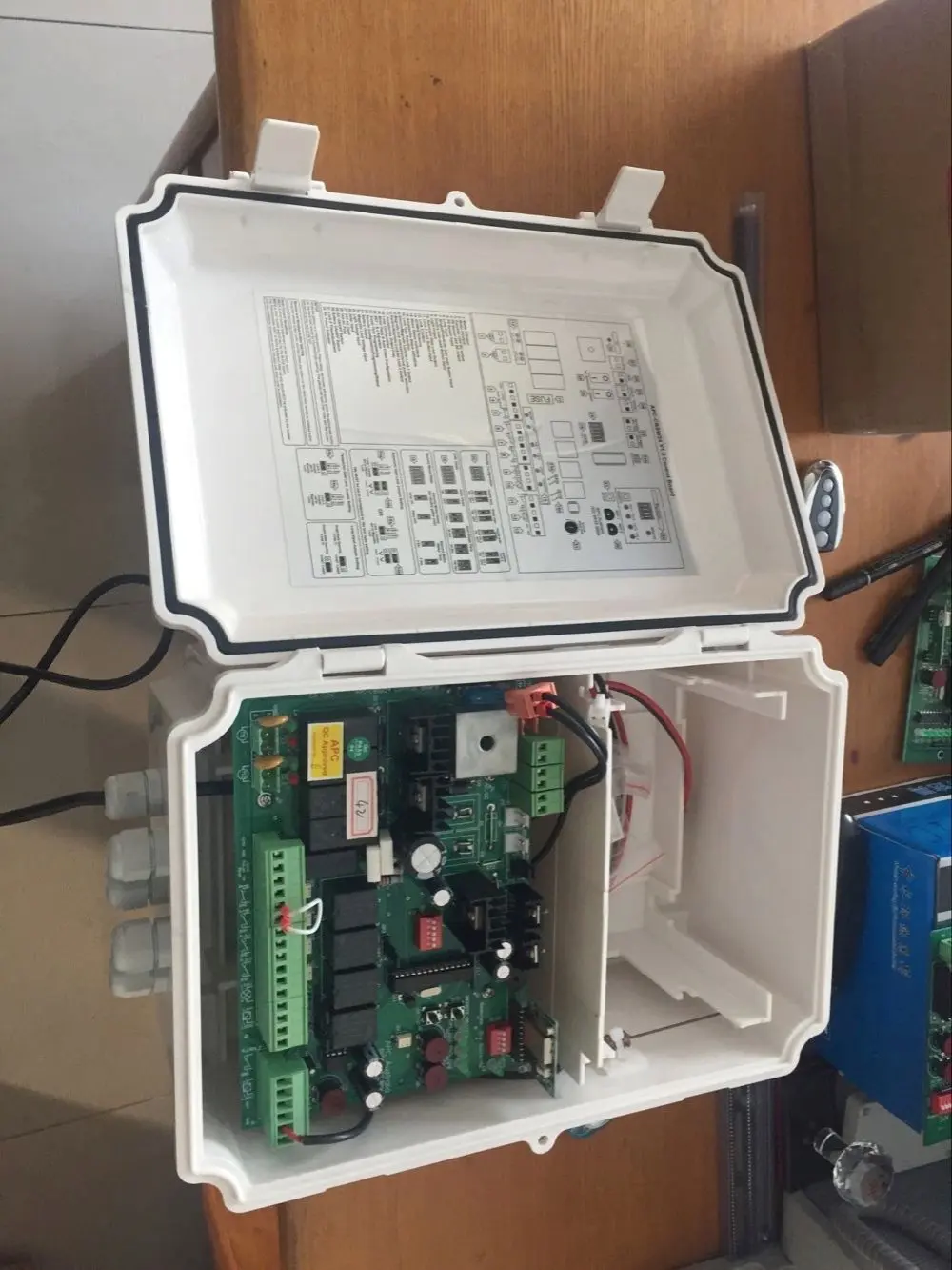 Clearance DC24V Electric Linear Actuator 200kgs Engine Motor System Automatic Swing Gate Opener + 2 remote control 5