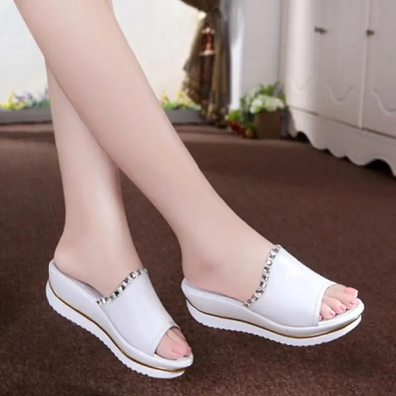 

Designer Women Summer Sandals Thick Heel Platform Wedges Sandals Sexy Beading Slippers Sandalias Slides White Black High Shoes