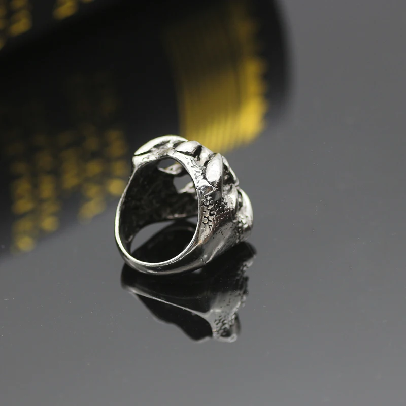 Punk-Skeleton-Ring-Men-Jewelry-Vintage-Steampunk-Rings-Hollow-Claw-Skull-Of-Anime-Gothic-Cocktail-Party (2)