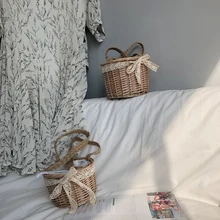 2019 new women's woven bag straw woven women's bag beach woven bag web celebrity with the same style 2019 new women's woven bag straw woven women's bag beach woven bag web celebrity with the same style