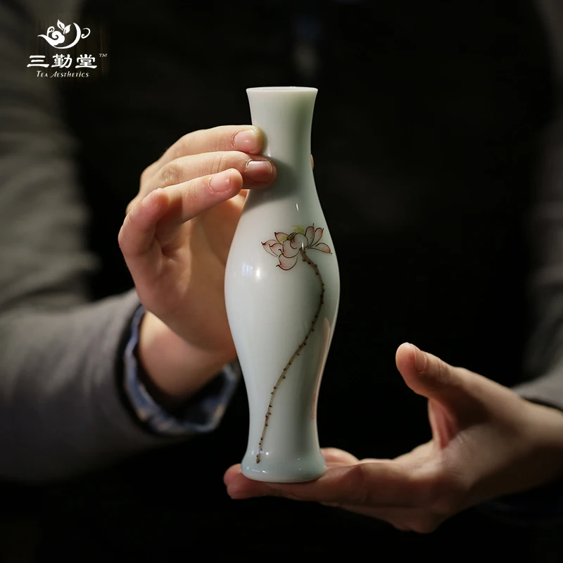 

Jingdezhen HANDICRAFT ceramic porcelain vase jade color with flower design