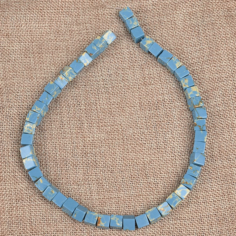 

Blue cube shape with the Yellow dotted spots and Sharp polygon Synthesis emperor stone Loose beads Homemade bracelet