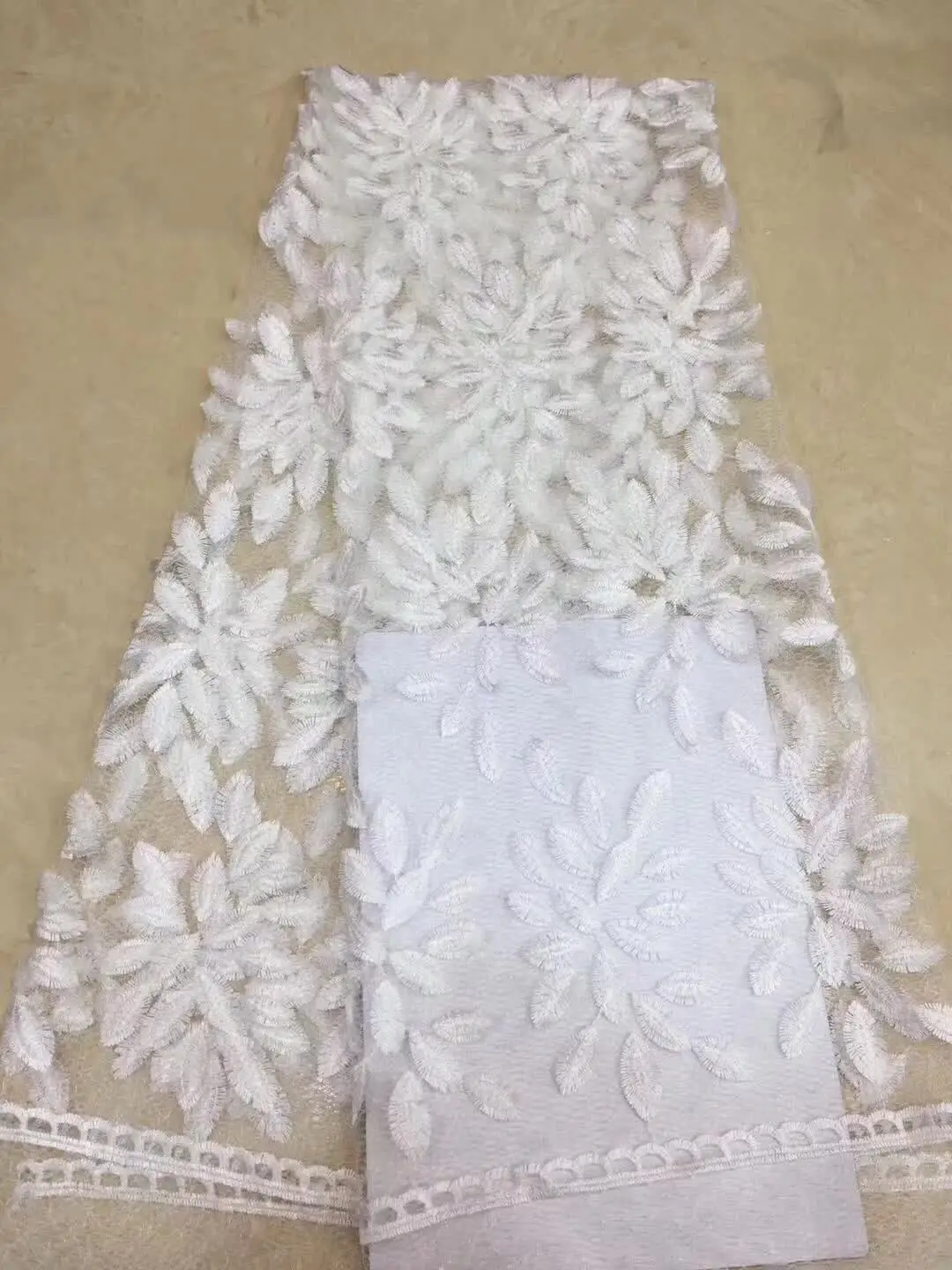 

Latest African Net Lace Fabric High Quality 2019 French Tulle Lace Fabric With Beads Nigerian Lace Fabrics For Wedding