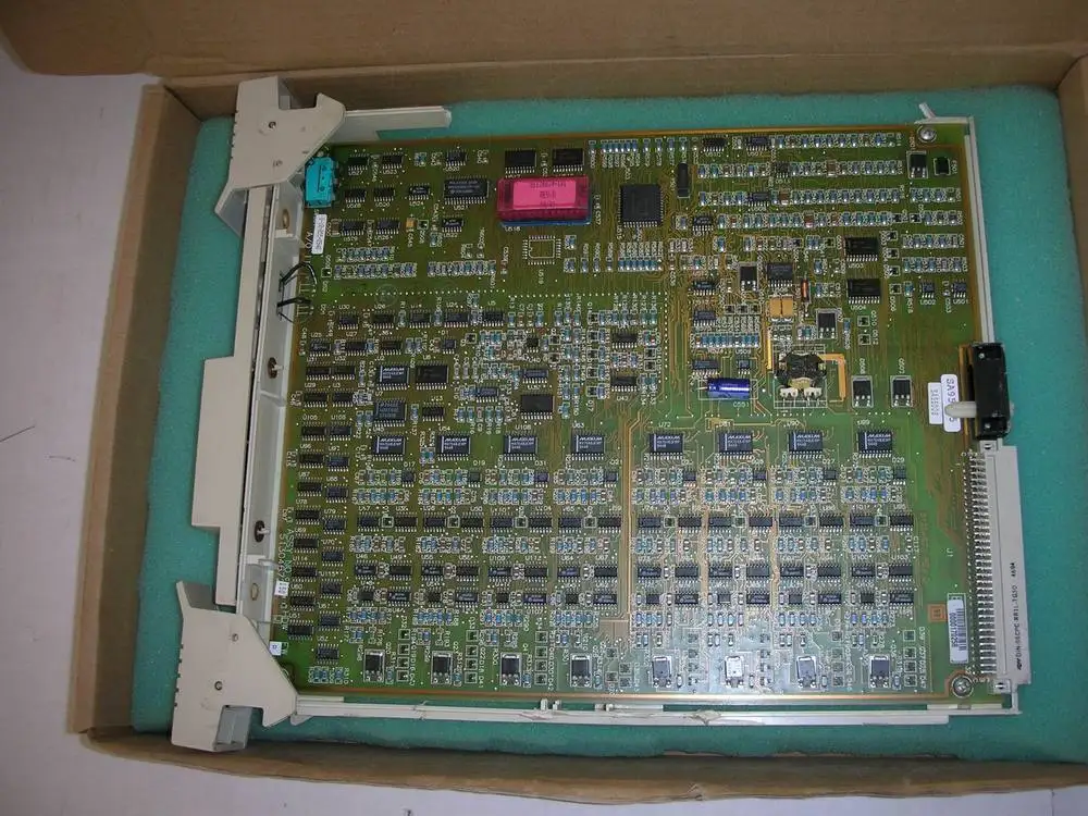 

1PC USED Honeywell 51304672-150 Analog Output (broken shell of good quality)
