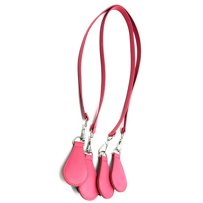 

1 pair handle and one pocket for standard obag use