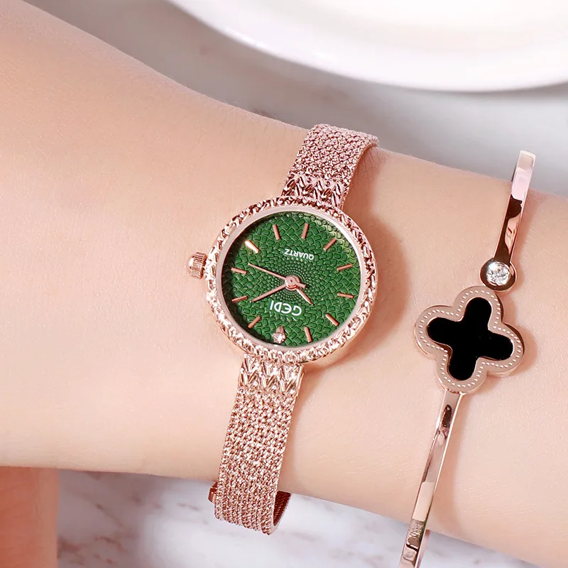 

2018 New Fashion Luxury Retro Alloy Watchband Female Watch Colorful Multicolored Wrist Watch College Style Fashion