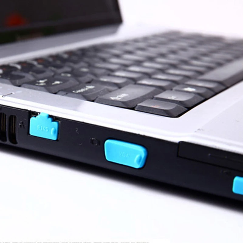 2746446856_1989860275