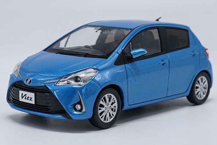 

1:30 Diecast Model for Toyota Vitz Blue (Without Color Box) Minicar Alloy Toy Car Miniature Collection Gifts Yaris echo