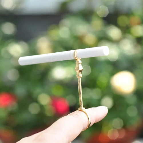 

Elegant Lady Smoker Cigarette Holder Ring (Golden,Silver) Blunt holder finger Ring Smoke c111