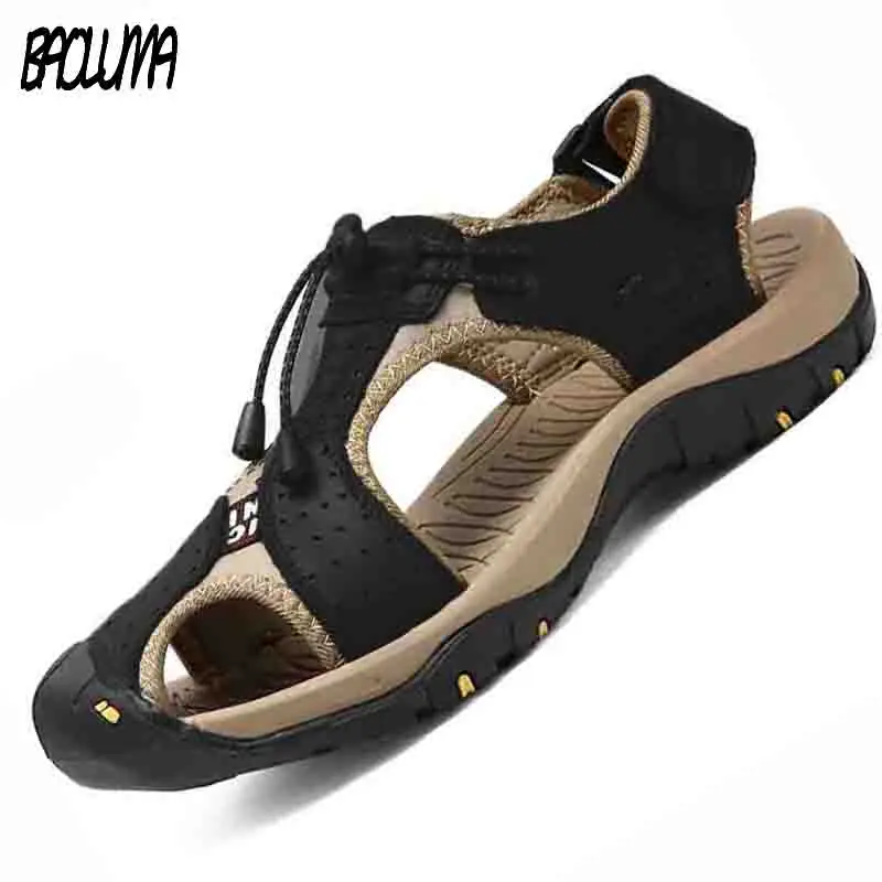 preço Homens Sandálias Homens Respirável Genuíno Couro Rachado Homens Marca Ao Ar Livre Sapatos de Praia Sandálias Romanas Chinelos Homens Chinelos Sneakers