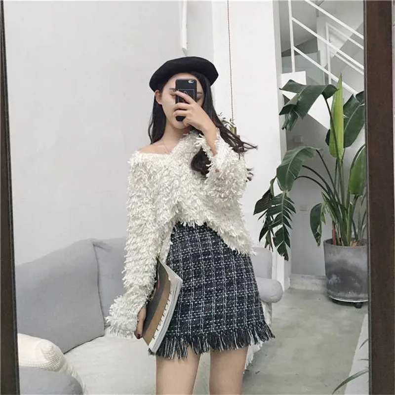 Women Woolen Mini Skirt Autumn Winter Vintage Straight Plaid Tassel Skater Skirt High Waist Femininas