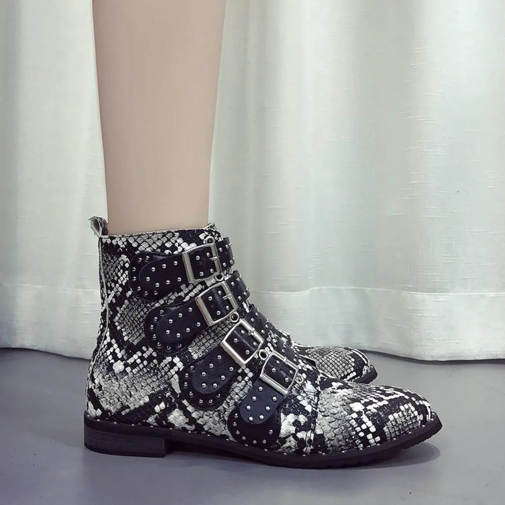 Женская обувь; водонепроницаемые ботинки; женская обувь из змеиной кожи с принтом и пряжкой; стильные женские зимние Ботинки Martin в байкерском стиле; botas nieve mujer