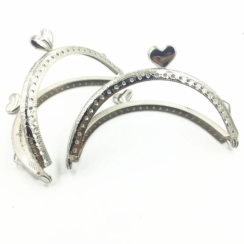 1Pc Kiss Clasp Lock Coin Purse Handbag Handle Silver Tone Double Hearts Flowers Carved Love Arch Frame Making DIY Part 10.5cm | Дом и сад