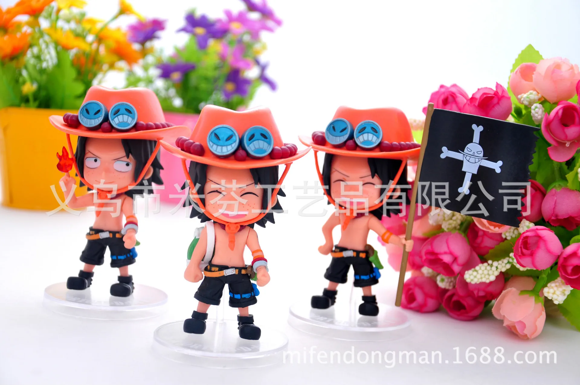 

2016 best selling One piece hand do Q version of fire boxing ace Action figure 12cm Car furnishing articles gift decorations