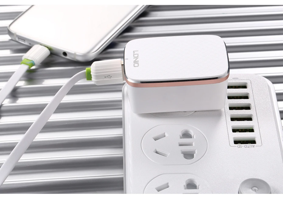 LDNIO A1204Q Travel Charger (1)