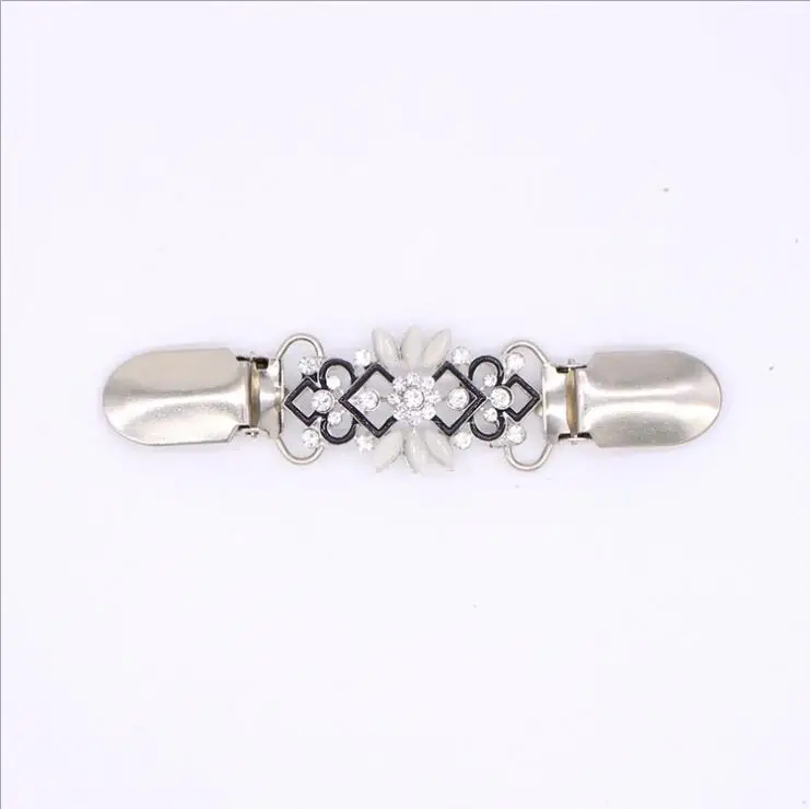 

2018 new Korean fashion alloy diamond sweater clip women's wild clothing cardigan connection buckle