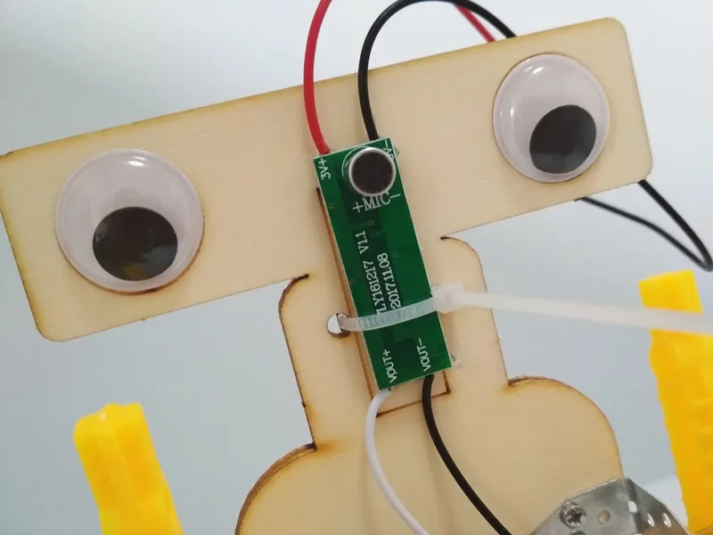 Happyxuan 2019 New Voice Control DIY Electric Assemble Walking Robot Kit STEM Education Science Experiments Toys Invention Kids 