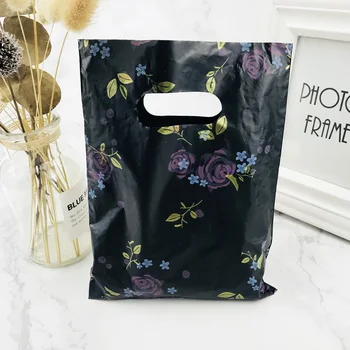 

New Yellow Leaf Pink Rose Plastic Gift Bag With Handles 100pcs 15x20cm Black Plastic Wedding Gift Shopping Handle Bags