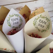 25 шт. персонализированные Венок Свадебные конфетти конусов Бумага Пользовательские монограмма лепесток риса конфет конусов день рождения попкорн конус