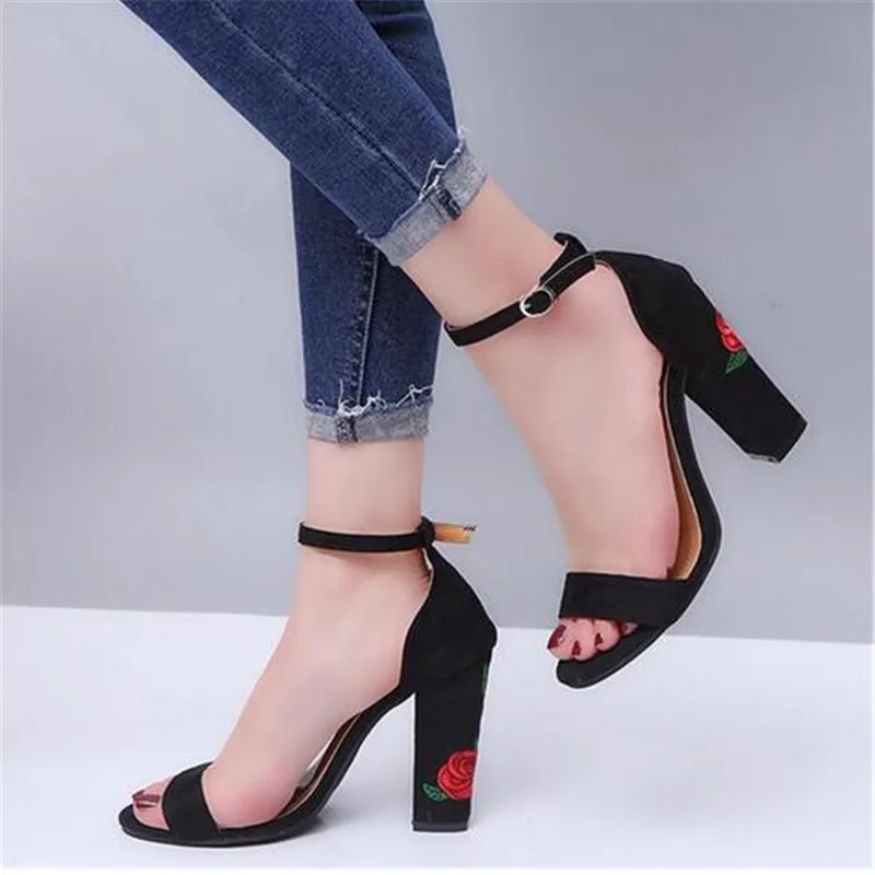 

New Gladiator Sandals Women Embroidery High Heels Sandals Open Toe Platform Ladies Shoes Women Summer Shoes Size 34-43
