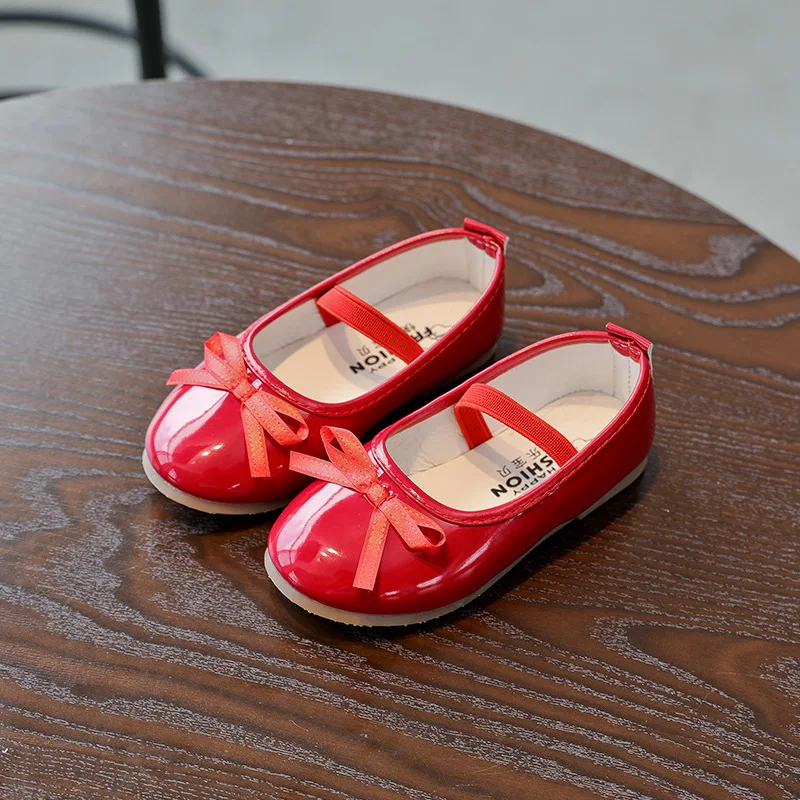 Single patent leather shoes with bows Childrens leather shoes Girl Princess dancing shoes Children soft-soled teenager Shoes